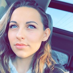 Meet your Posher, Danyelle